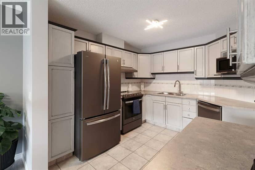 7 Richelieu Court SW — photo 16 of 40