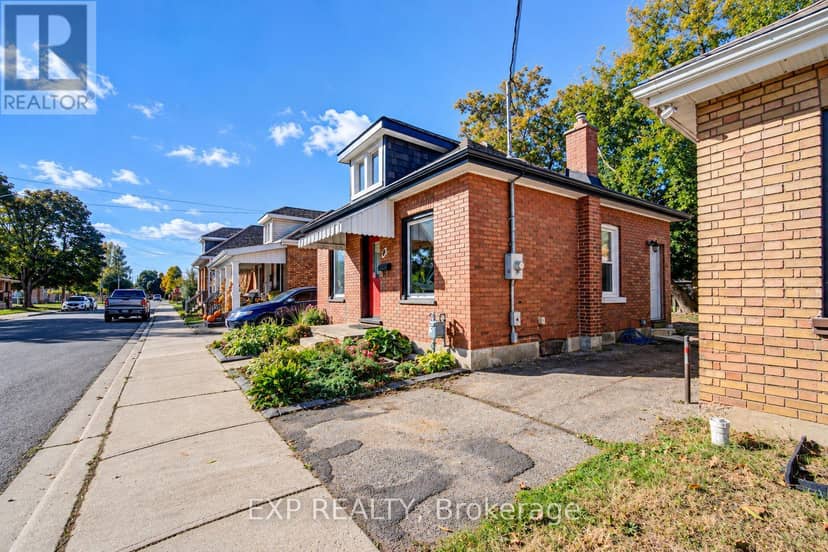 46 Maitland Street, Brantford, photo 2