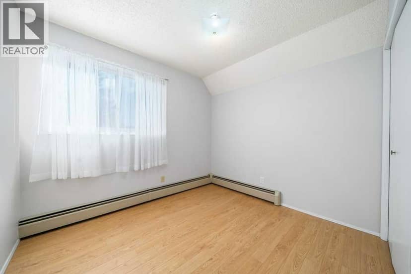 131, 1480 Southview Drive SE — photo 18 of 37