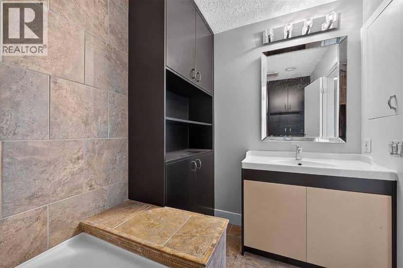 723 55 Avenue SW — photo 30 of 40