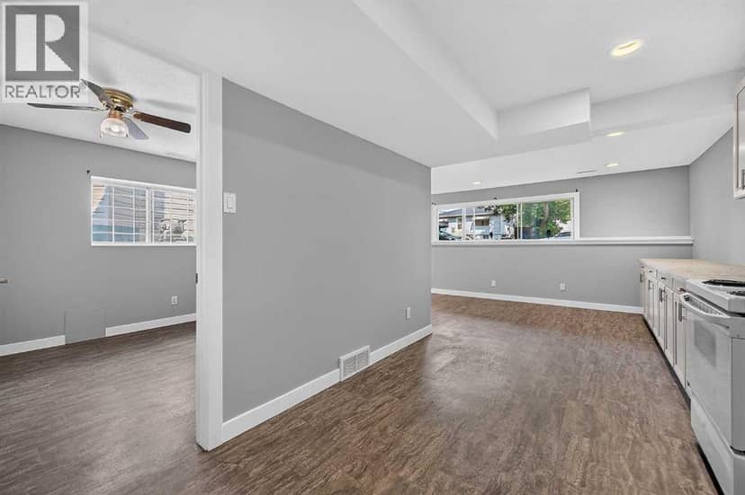 723 55 Avenue SW — photo 39 of 40