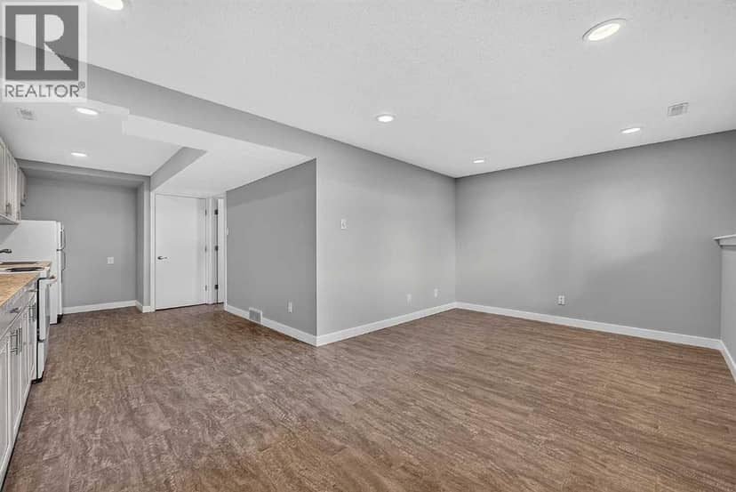 723 55 Avenue SW — photo 40 of 40