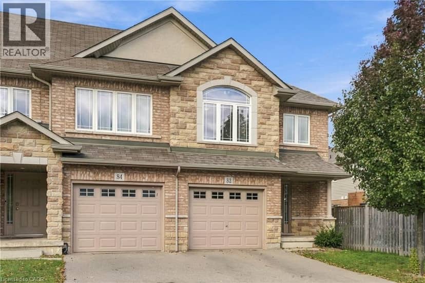 82 CHARLESWOOD Crescent, Hamilton, photo 2