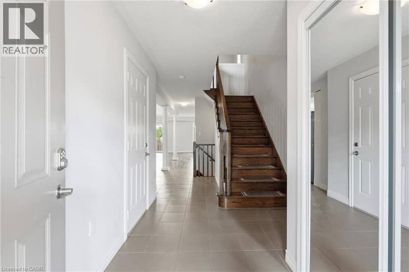 82 CHARLESWOOD Crescent, Hamilton, photo 5