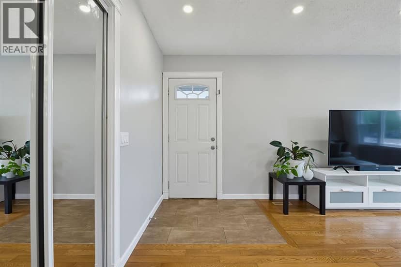1303 Penedo Crescent SE, Calgary, photo 2