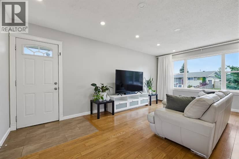 1303 Penedo Crescent SE, Calgary, photo 3