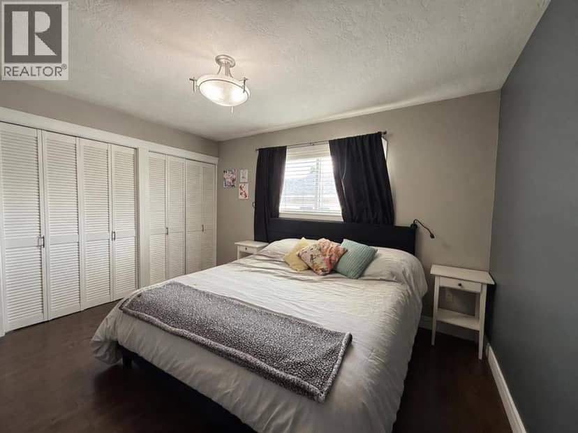 4404 54A Avenue — photo 9 of 30