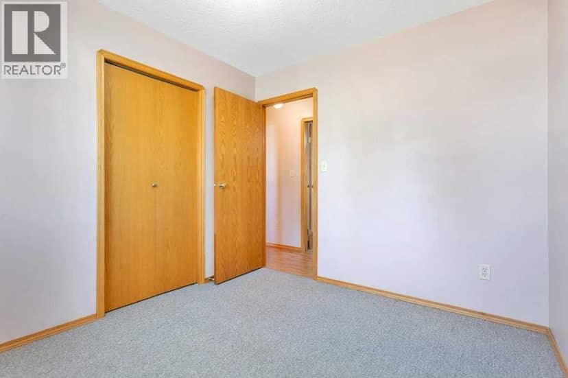 4610 56 Avenue — photo 20 of 40