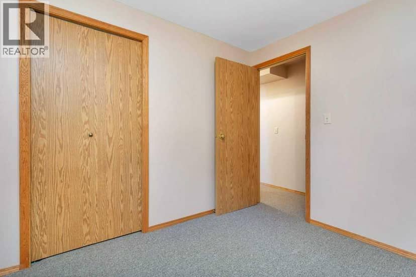 4610 56 Avenue — photo 33 of 40