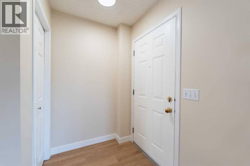 7415 26A Street SE, Calgary, photo 2