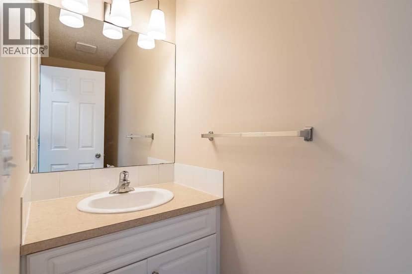 7415 26A Street SE — photo 14 of 37