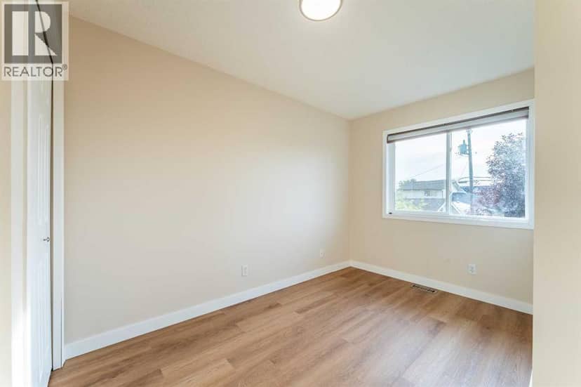 7415 26A Street SE — photo 18 of 37