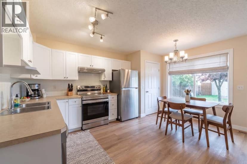 7415 26A Street SE, Calgary, photo 8