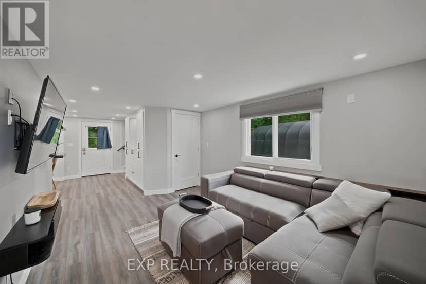 3460 St Joseph Boulevard — photo 11 of 40
