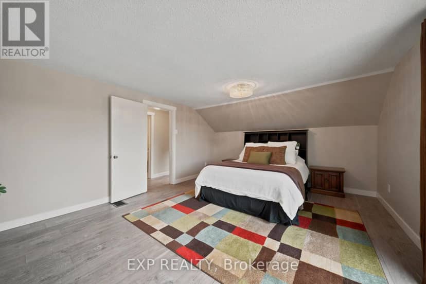 3460 St Joseph Boulevard — photo 20 of 40