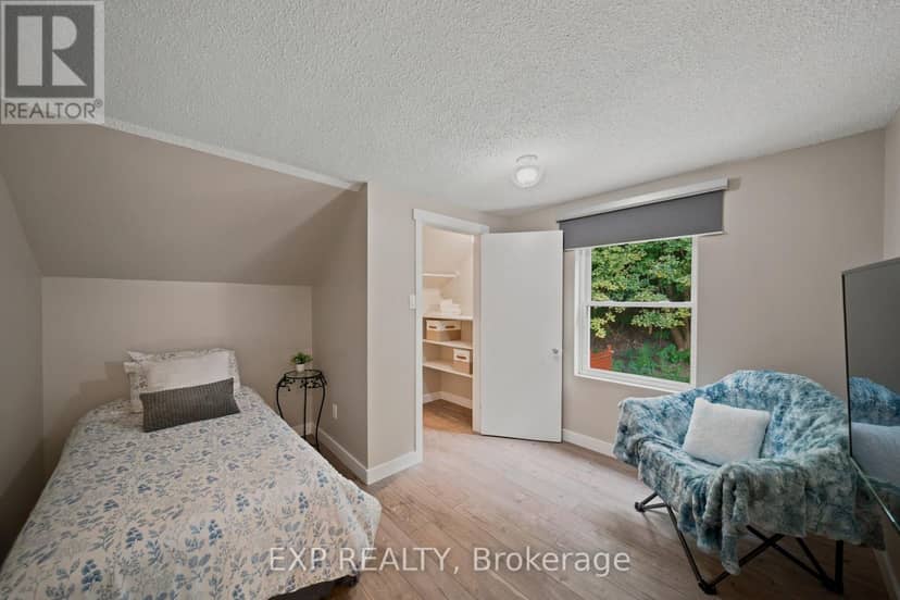 3460 St Joseph Boulevard — photo 22 of 40