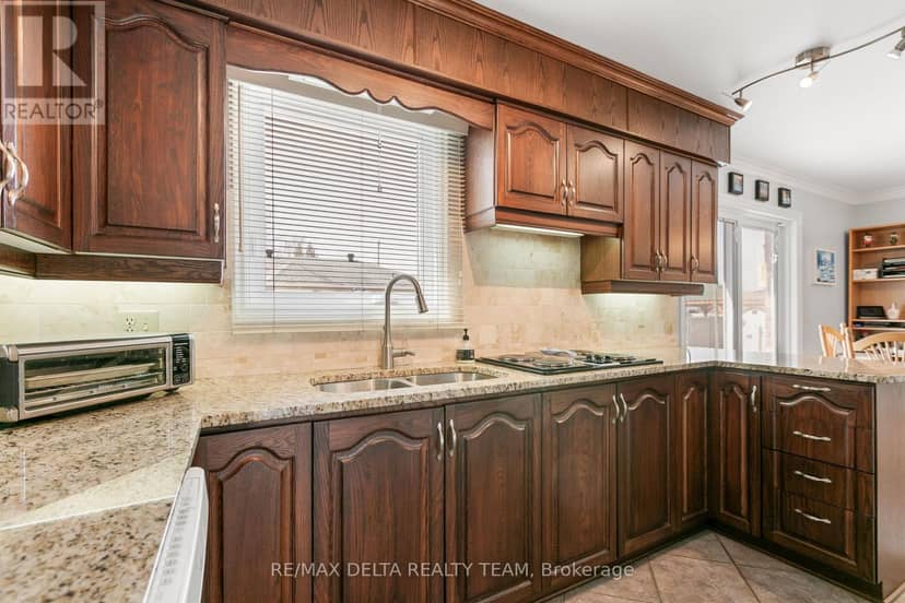 657 Ste Anne Street — photo 15 of 40