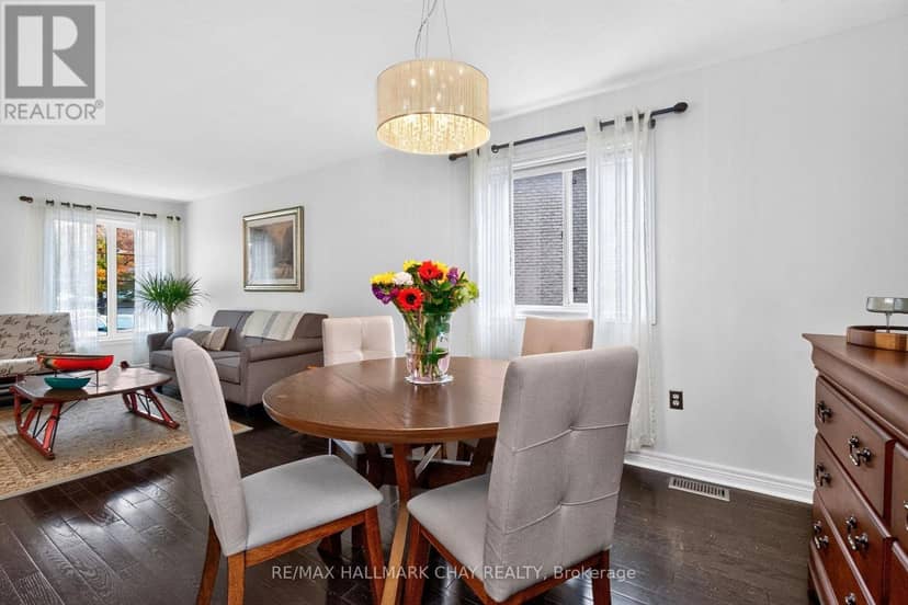 31 McKenzie Crescent — photo 10 of 40