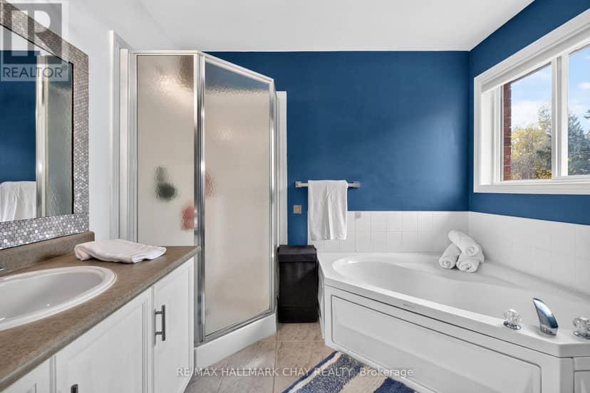 31 McKenzie Crescent — photo 18 of 40