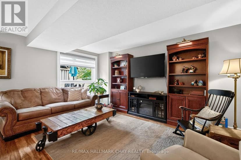 31 McKenzie Crescent — photo 28 of 40