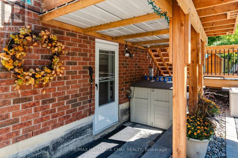 31 McKenzie Crescent — photo 34 of 40