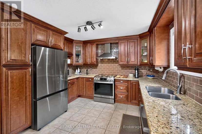 31 McKenzie Crescent, Barrie, photo 6