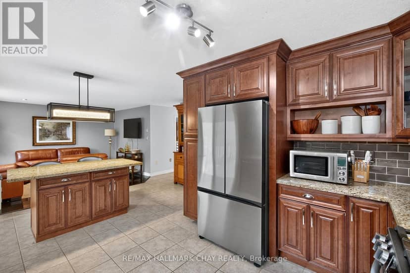 31 McKenzie Crescent, Barrie, photo 7