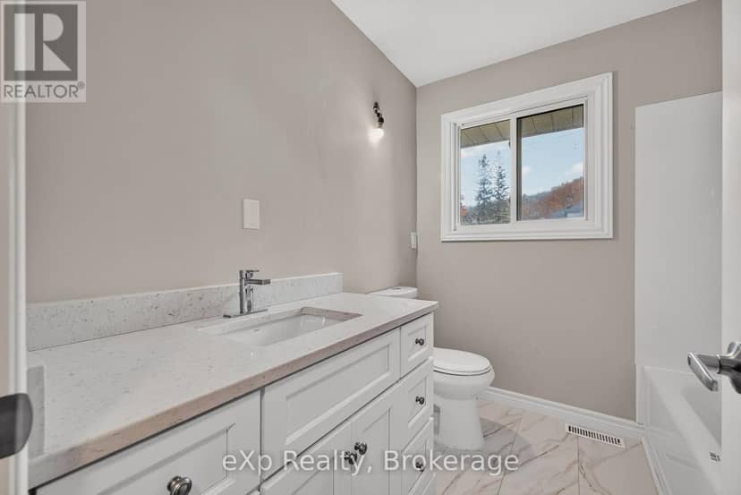 405014 Grey 4 Road — photo 14 of 32
