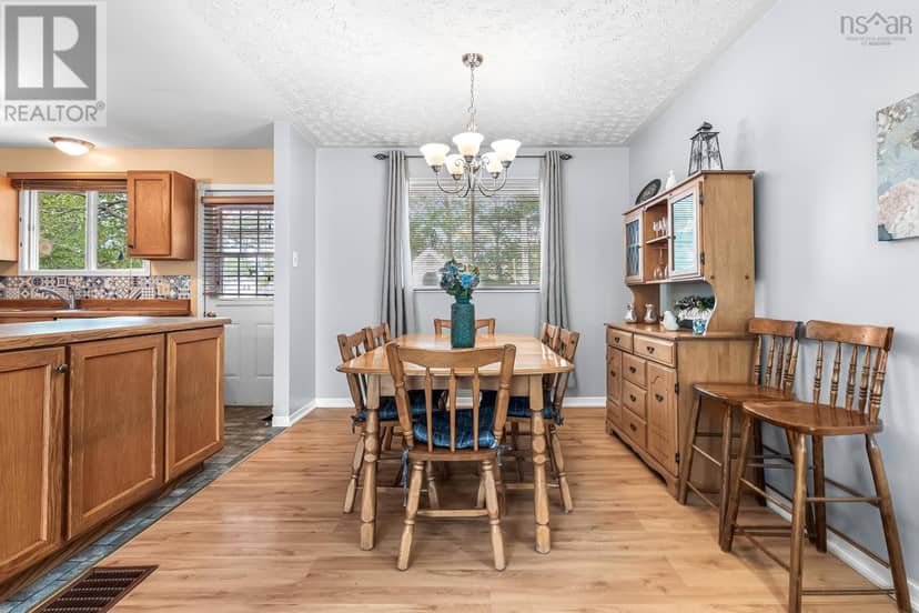 1653 Riverside Drive — photo 8 of 40