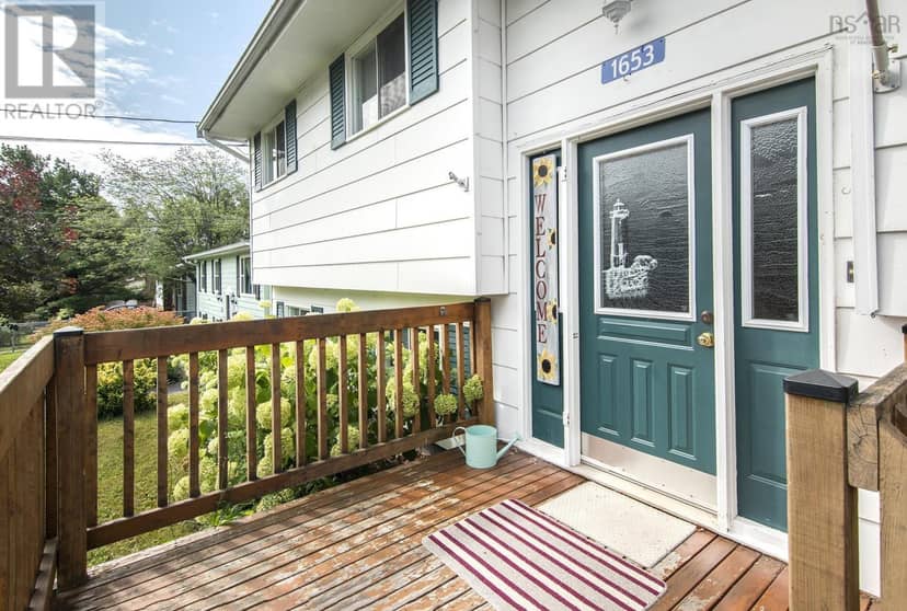 1653 Riverside Drive — photo 3 of 40