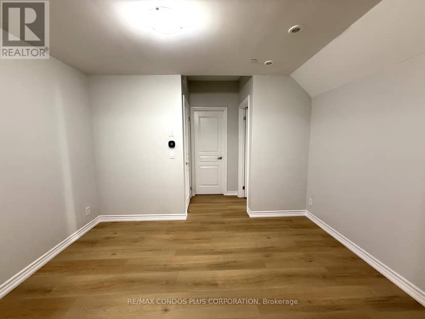 Unit 8 - 90 Eastwood Park Gardens, Toronto, photo 8