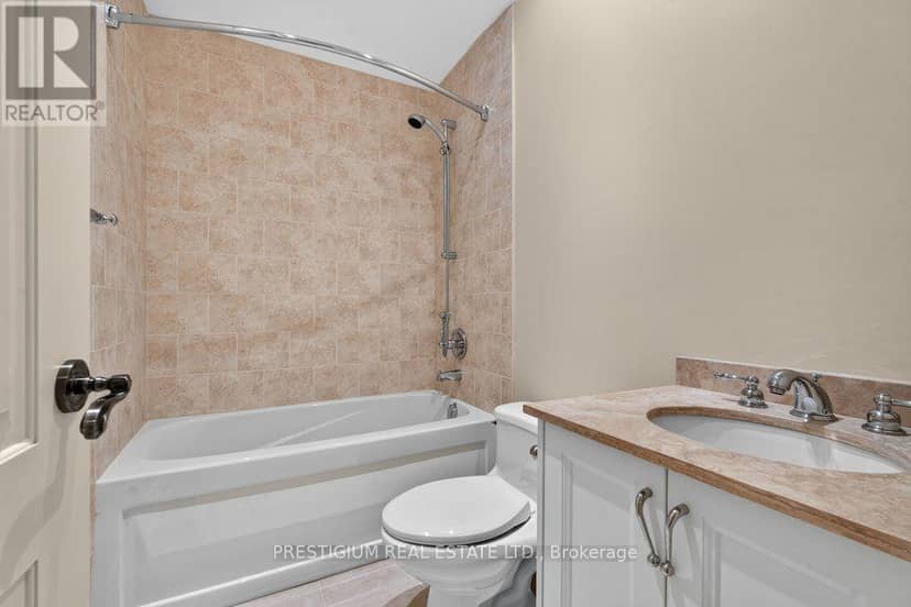 110 Munro Boulevard — photo 33 of 40