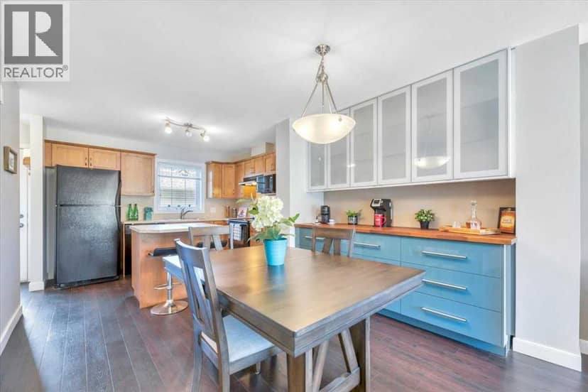 2520 Eversyde Avenue SW — photo 12 of 40