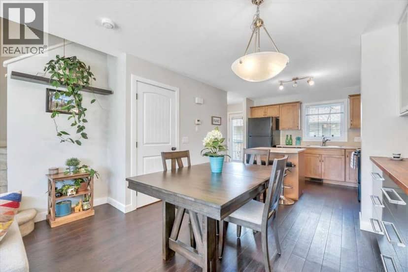 2520 Eversyde Avenue SW — photo 13 of 40