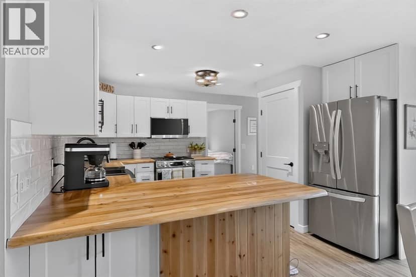 2209 14 Street — photo 14 of 35