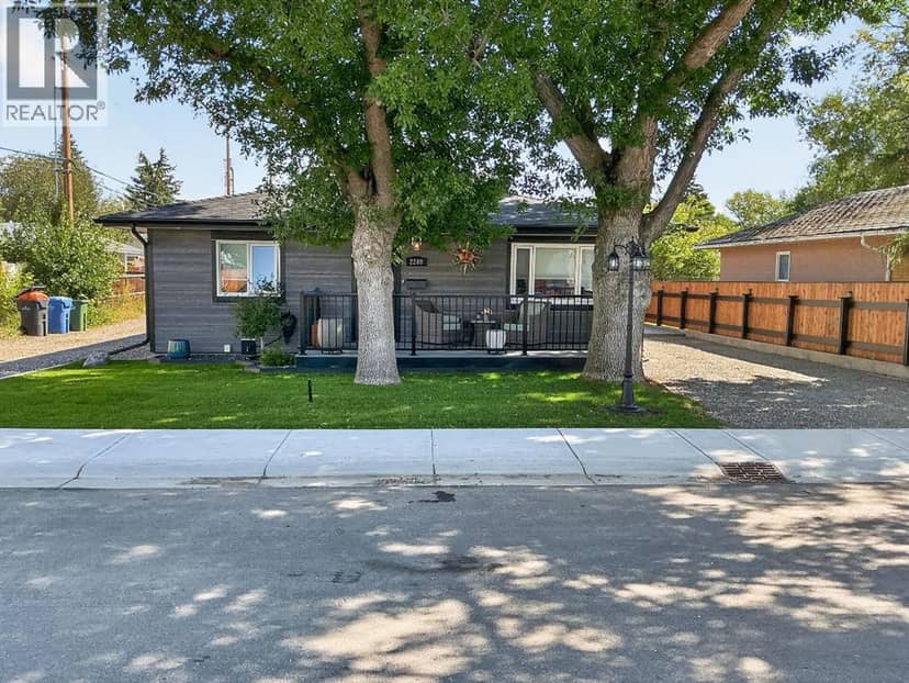 2209 14 Street, Coaldale, photo 2