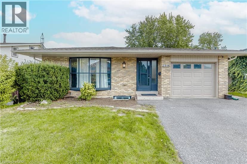 2358 ARNOLD Crescent, Burlington, photo 3