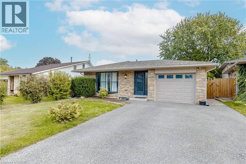 2358 ARNOLD Crescent, Burlington, photo 2