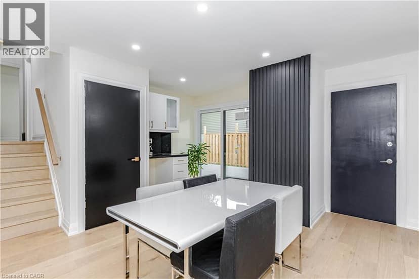 2358 ARNOLD Crescent, Burlington, photo 6