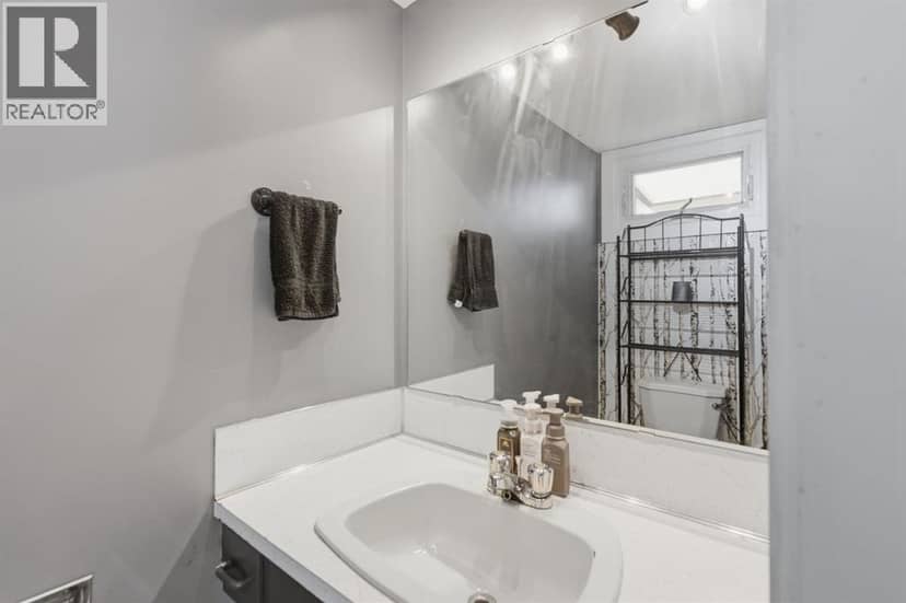 3103 41 Street SW — photo 14 of 40