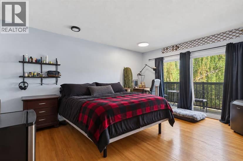 3103 41 Street SW — photo 18 of 40