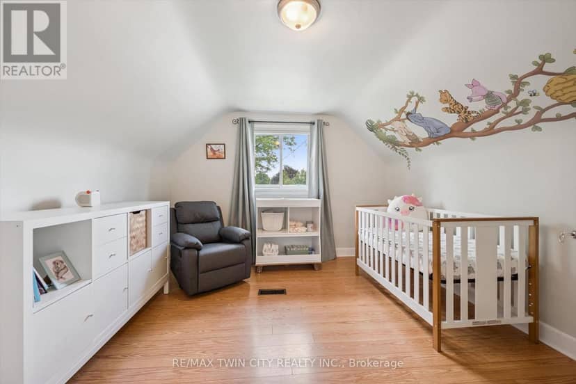 129 Florence Avenue — photo 12 of 28