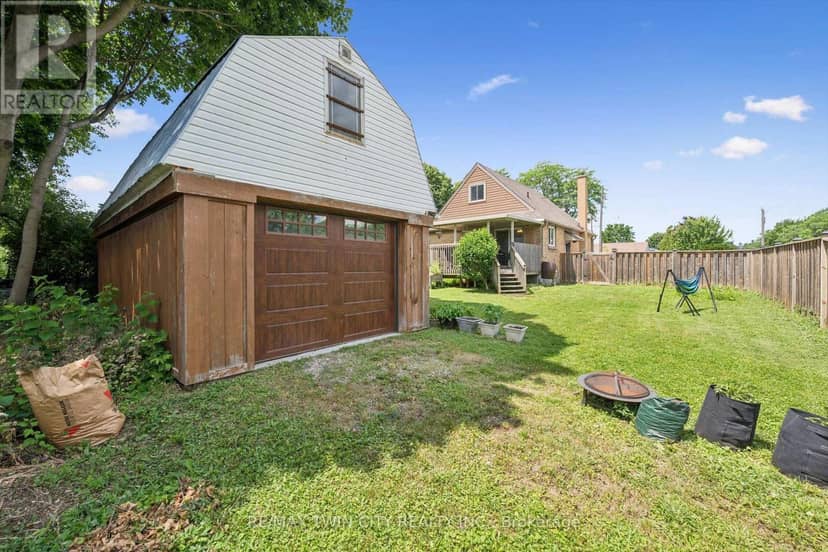 129 Florence Avenue — photo 2 of 28