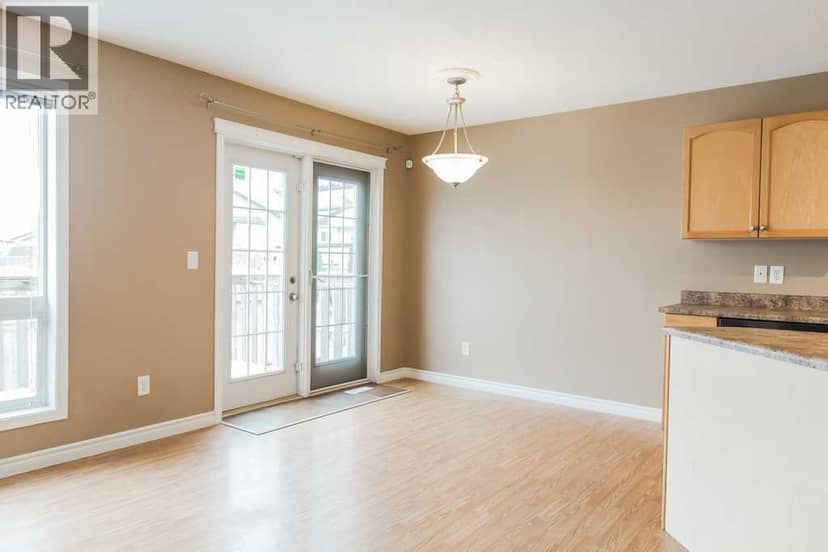 10350 70 Avenue — photo 11 of 32