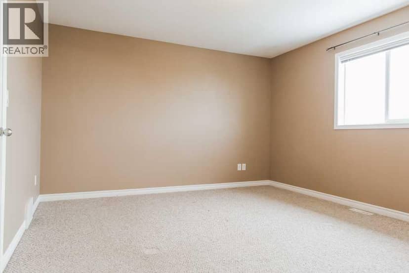 10350 70 Avenue — photo 16 of 32