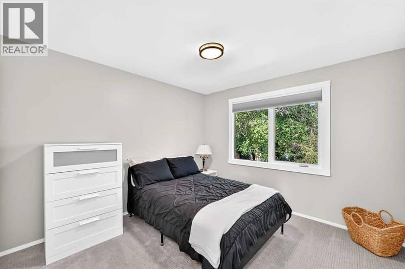 9120 48 Avenue NW — photo 13 of 40