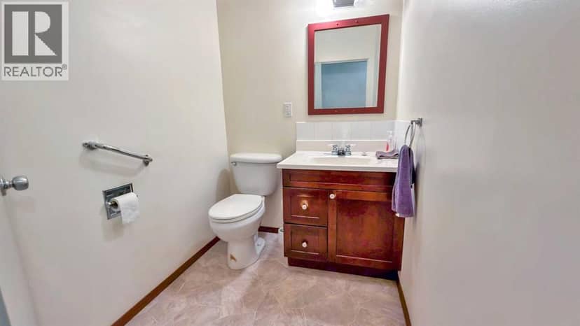 4815 46 Street — photo 35 of 40