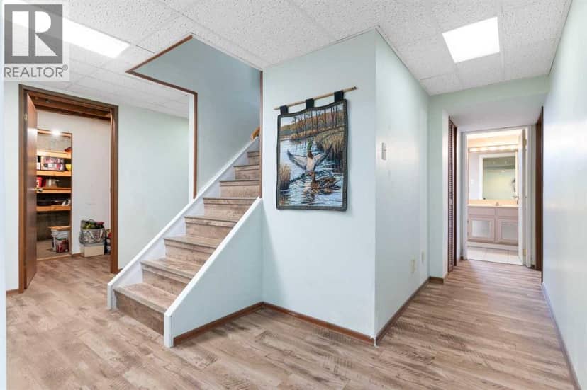 87 Hillgrove Drive SW — photo 22 of 36
