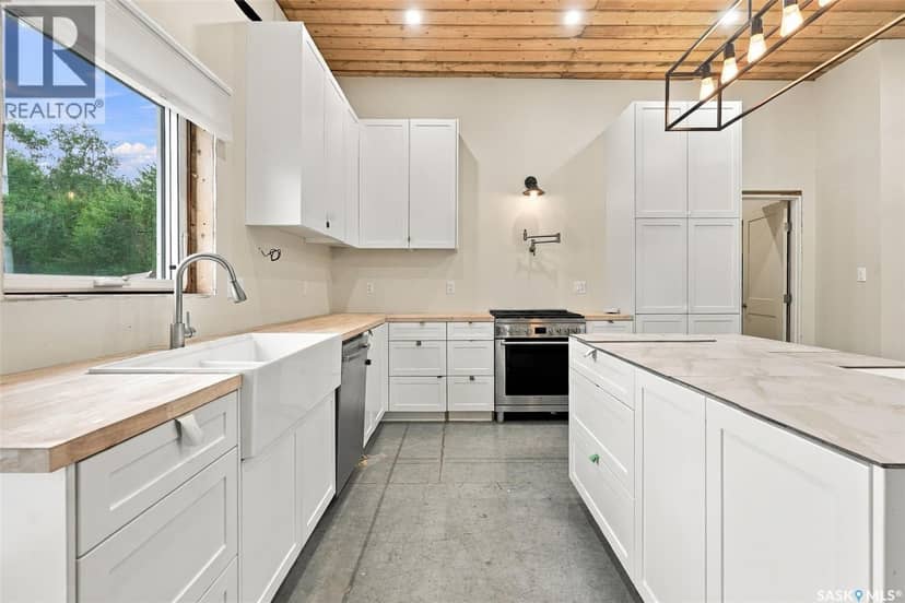 204 Main STREET — photo 14 of 40