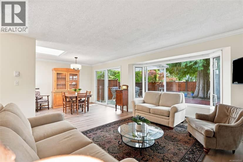 7 144 Fourth Ave E, Qualicum Beach